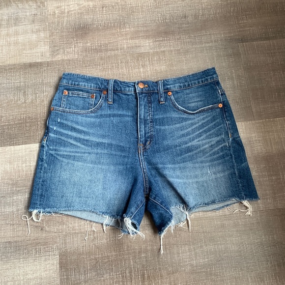 Madewell high rise mid length shorts - Picture 3 of 11